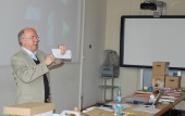 Herr Prof. Herget bei seinem Vortrag