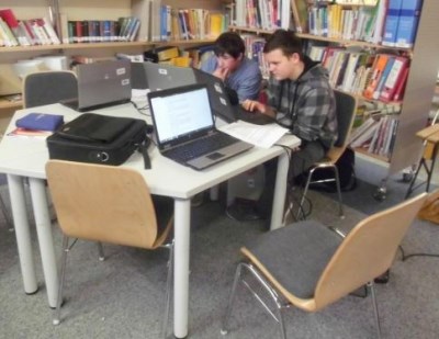 Stühle für die Mediothek