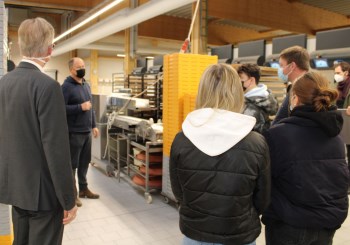 Start für die Hessentagswurst mit Brötchen