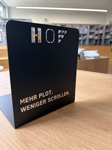 Die neuen Buchaufsteller der Firma Hof CNC