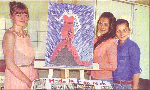 Mode in Frankreich war das Thema der Präsentation von (v.l.) Franziska, Seyda-Nur und Nikola.